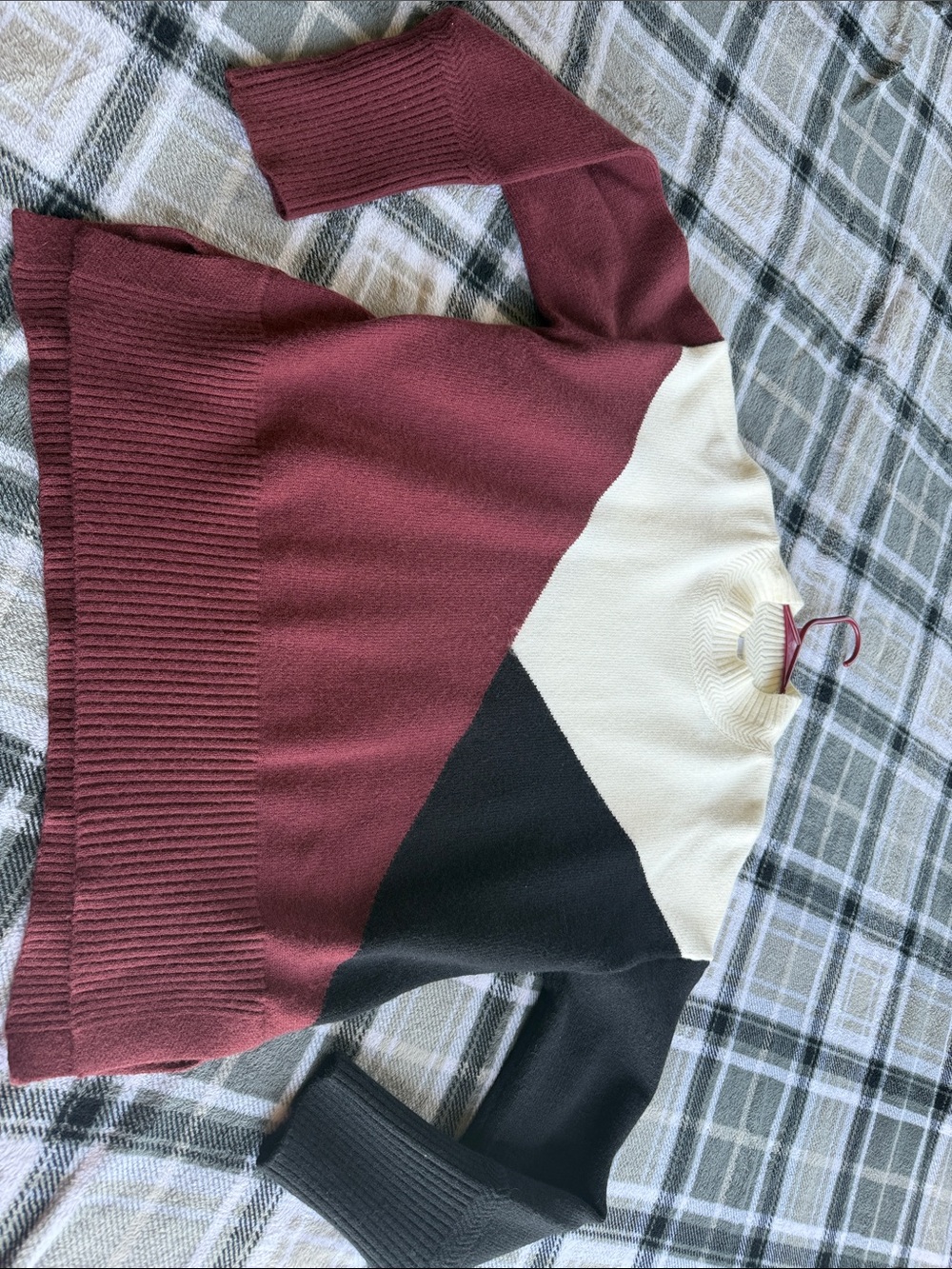 Colorblock Crewneck Sweater in Burgundy, Black & Cream